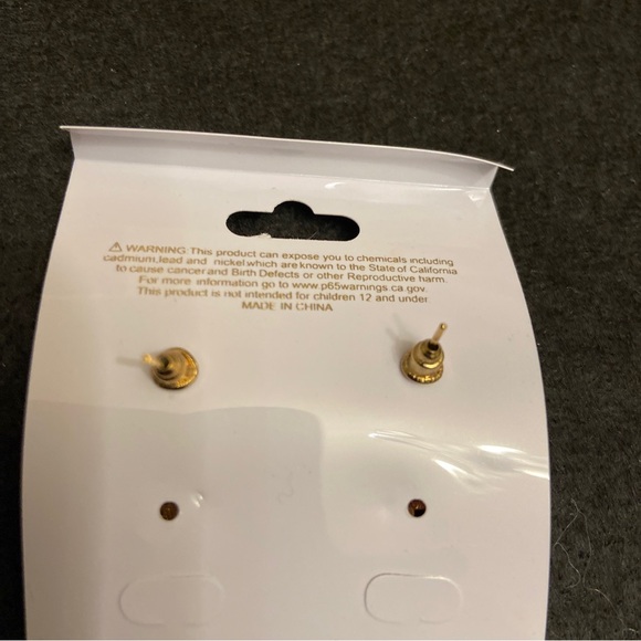 Crystal Collection Aqua Blue Center Stone With Gold Scalloping Dangle Earrings. - Picture 2 of 2